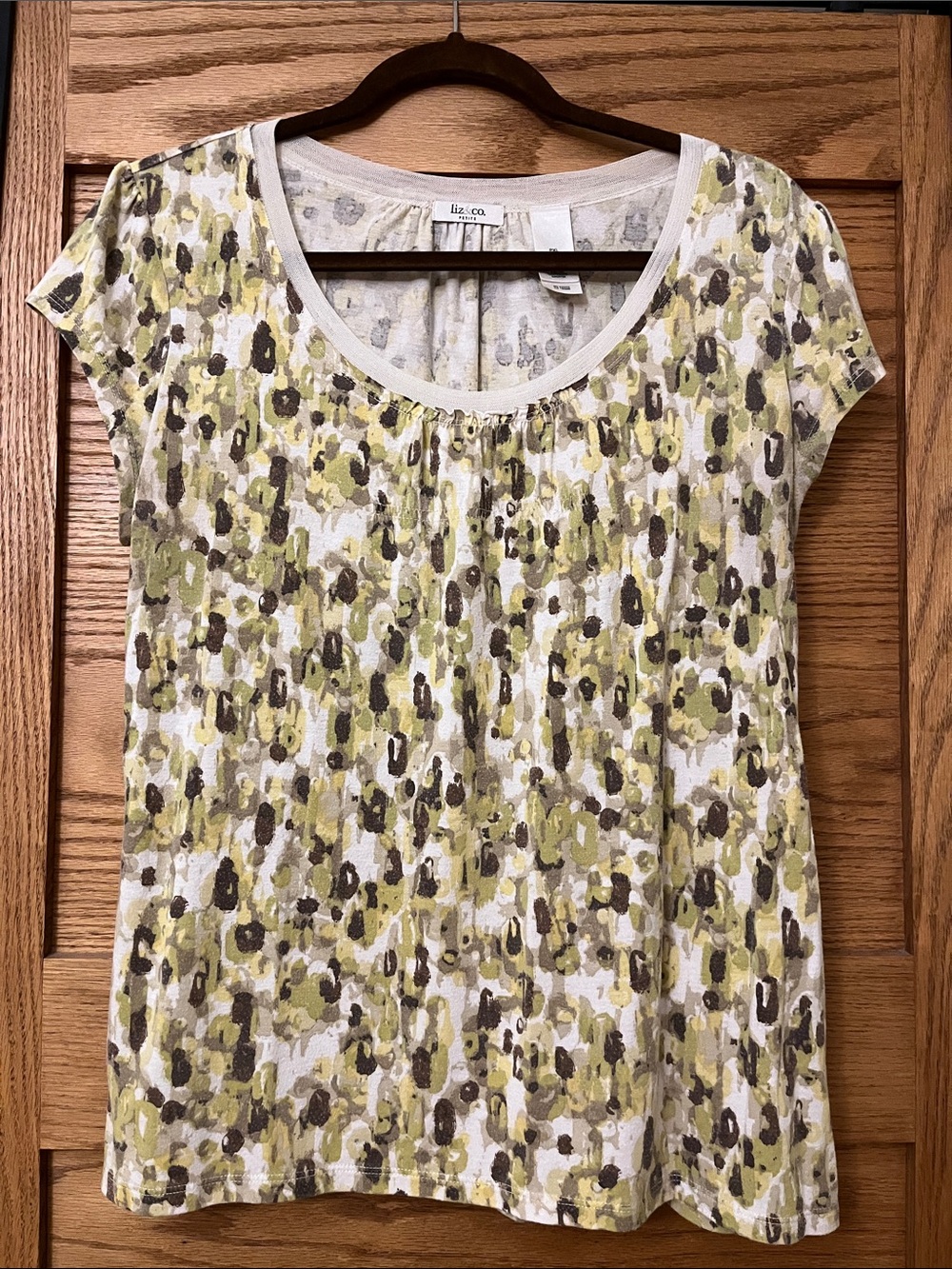 liz & co. Olive, Taupe and White Short Sleeve Scoop Neck Tee